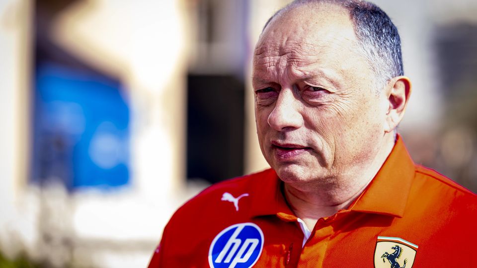 Teamchef Fred Vasseur im Paddock von Bahrain beim Wintertest 2026