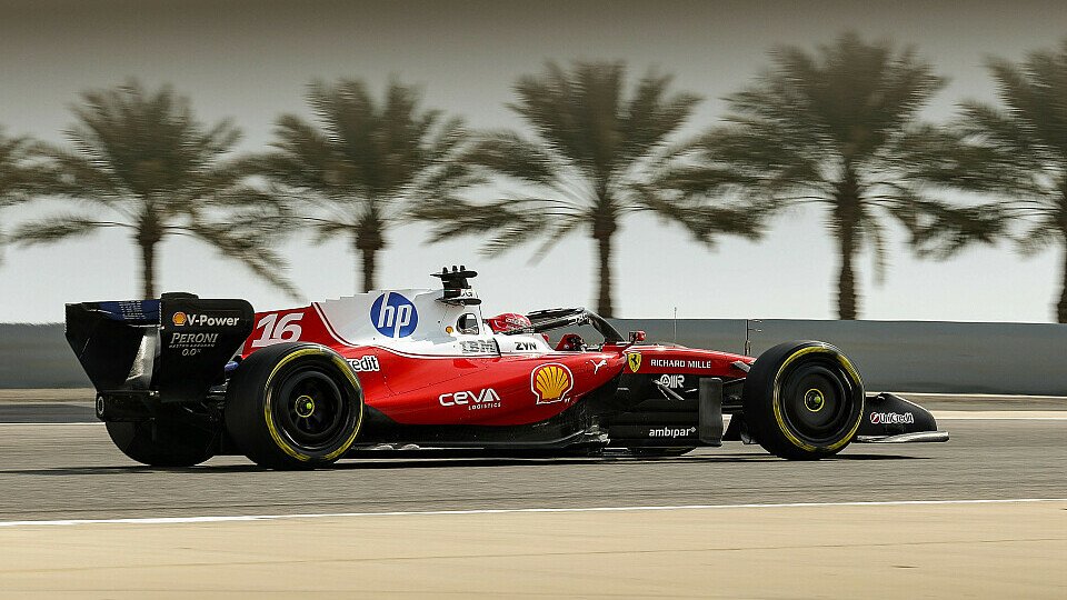 Charles Leclerc im Ferrari auf der Strecke in Bahrain beim Wintertest 2026 Charles Leclerc im Ferrari auf der Strecke in Bahrain beim Wintertest 2026