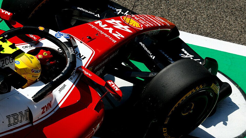 Lewis Hamilton im Ferrari beim Wintertest in Bahrain Lewis Hamilton im Ferrari beim Wintertest in Bahrain