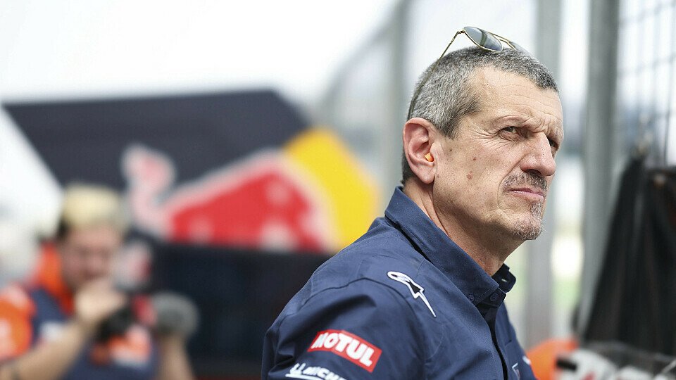 Günther Steiner sieht die Aussagen von Maverick Vinales kritisch, Foto: IMAGO / Sports Press Photo