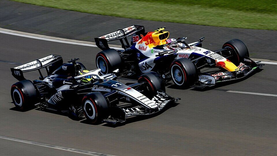 Sergio Perez im Cadillac und Liam Lawson im Racing Bulls