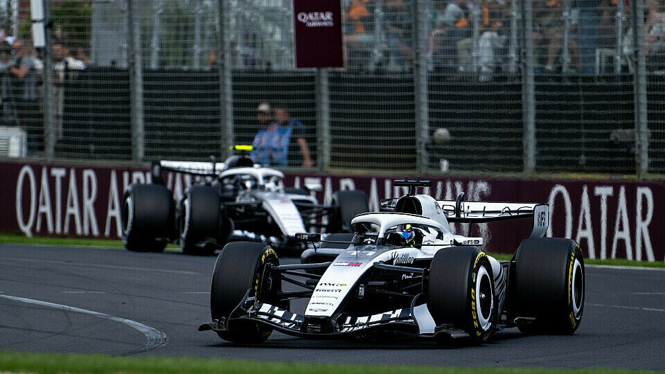 Valtteri Bottas und Sergio Perez im MAC-26 in Australien.