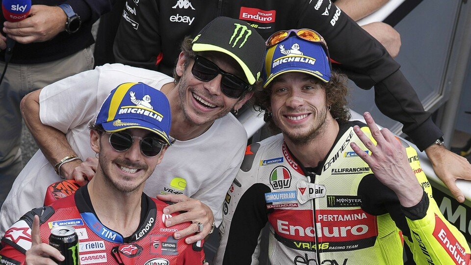 Valentino Rossi mit Francesco Bagnaia und Marco Bezzecchi