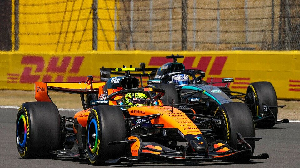 Lando Norris überholt George Russell auf dem Shanghai International Circuit