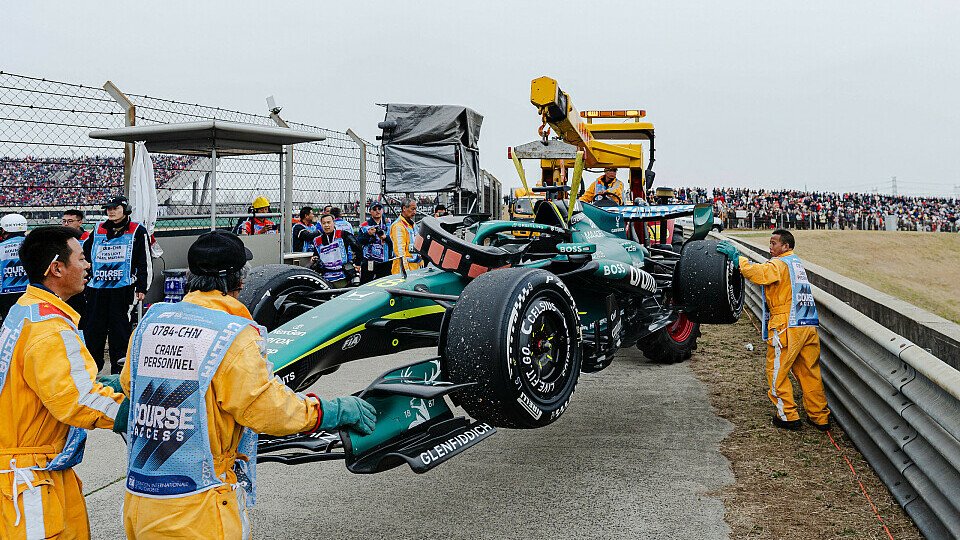 Lance Strolls Bolide muss beim China GP geborgen werden Lance Strolls Bolide muss beim China GP geborgen werden
