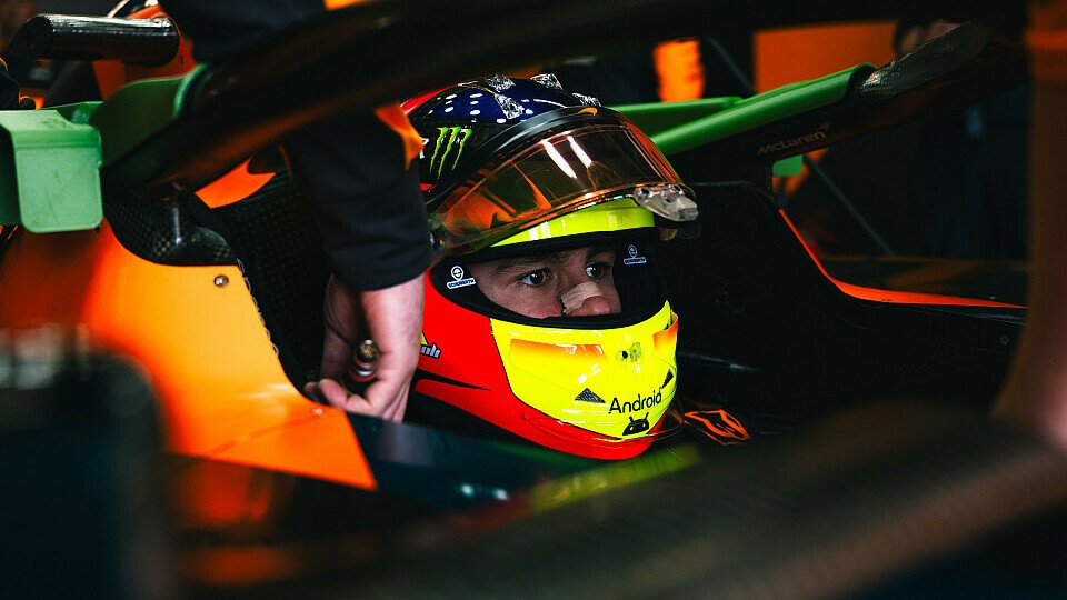 Leonardo Fornaroli (McLaren) bei einem TPC-Test in Barcelona (Circuit de Catalunya) im MCL60 aus der Formel-1-Saison 2023. Leonardo Fornaroli (McLaren) bei einem TPC-Test in Barcelona (Circuit de Catalunya) im MCL60 aus der Formel-1-Saison 2023.