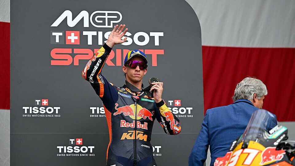 Pedro Acosta ahnte bereits auf dem Podium, dass ihm eine Strafe blüht, Foto: Gold & Goose / Red Bull Content Pool Pedro Acosta ahnte bereits auf dem Podium, dass ihm eine Strafe blüht, Foto: Gold & Goose / Red Bull Content Pool