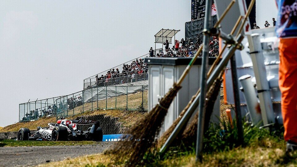 Der kaputte Haas von Oliver Bearman nach seinem Unfall beim Japan GP der Formel 1