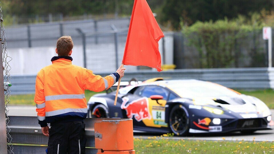 Rote Flagge bei den 24h Qualifiers am Nürburgring