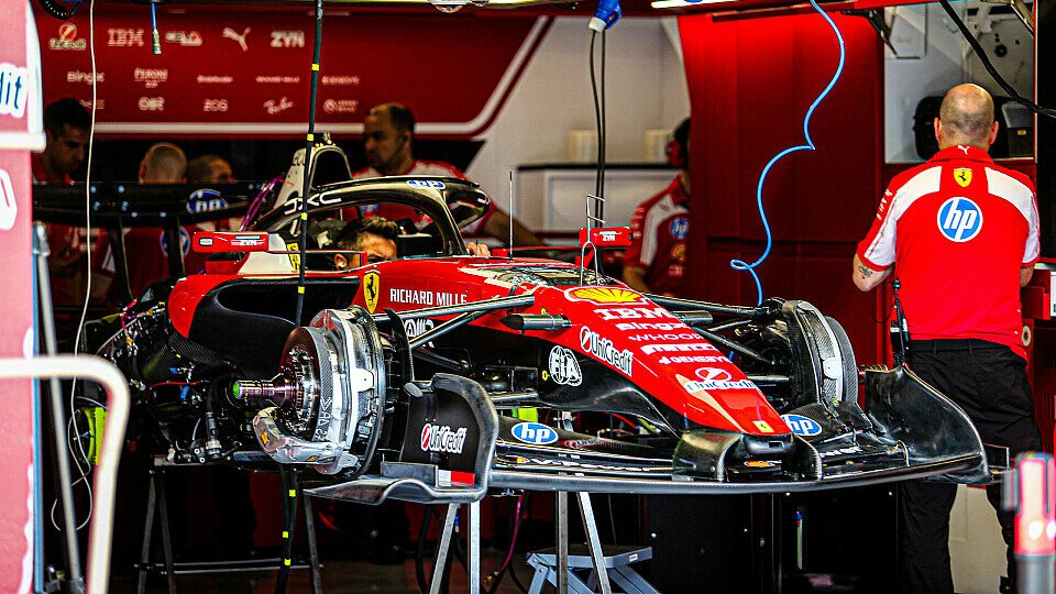 Der Ferrari von Charles Leclerc in der Garage in Miami