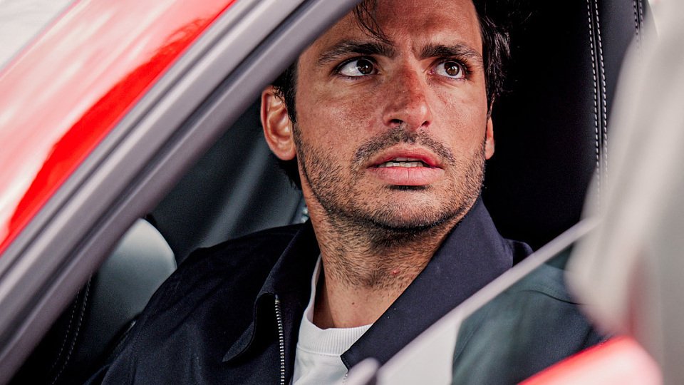 Carlos Sainz fuhr im Straßenwagen über den MADRING Kurs Carlos Sainz fuhr im Straßenwagen über den MADRING Kurs