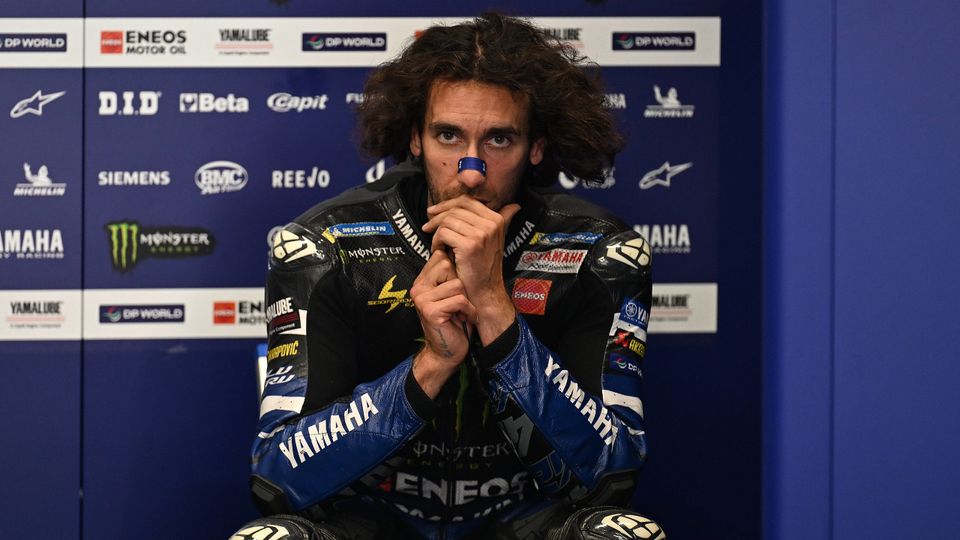 Alex Rins in der Yamaha-Box Alex Rins in der Yamaha-Box