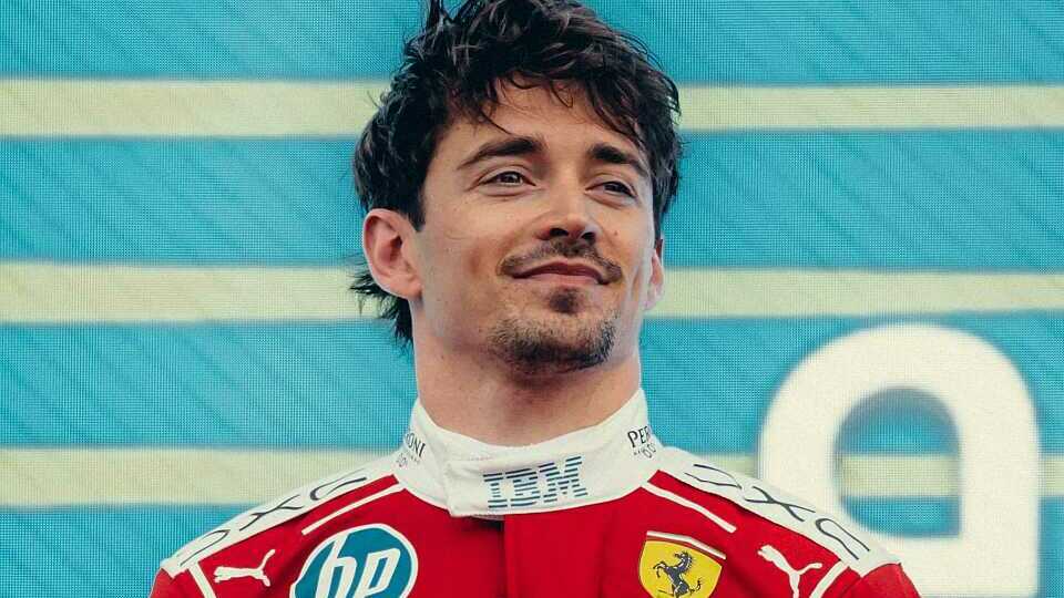 Charles Leclerc bleibt ist seit 2019 bei der Scuderia Ferrari und bleibt auch weiterhin