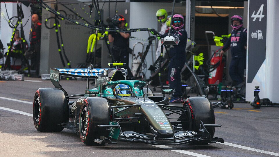 Aston Martin in der Boxengasse in Monaco.