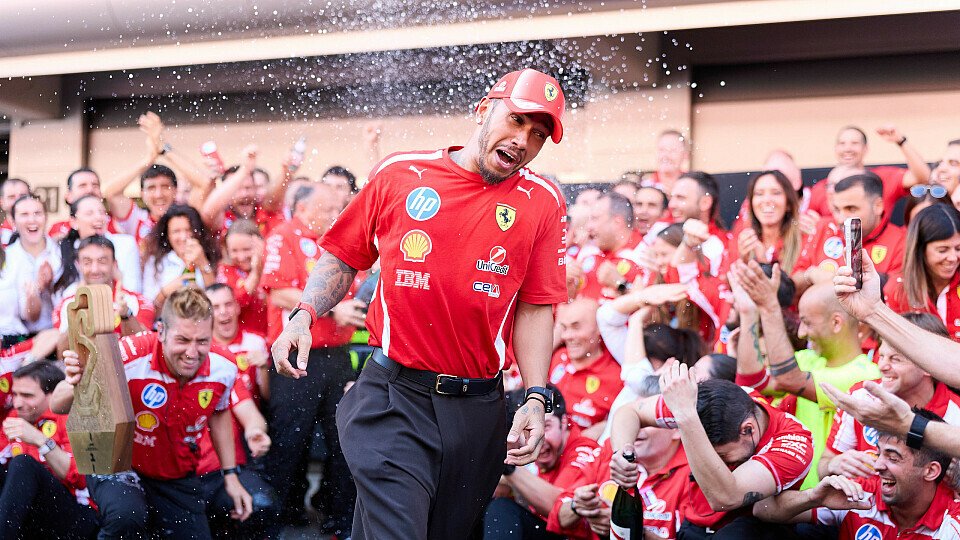 Lewis Hamilton feiert am Sonntag bei der Formel 1 in Barcelona
Lewis Hamilton feiert am Sonntag bei der Formel 1 in Barcelona
