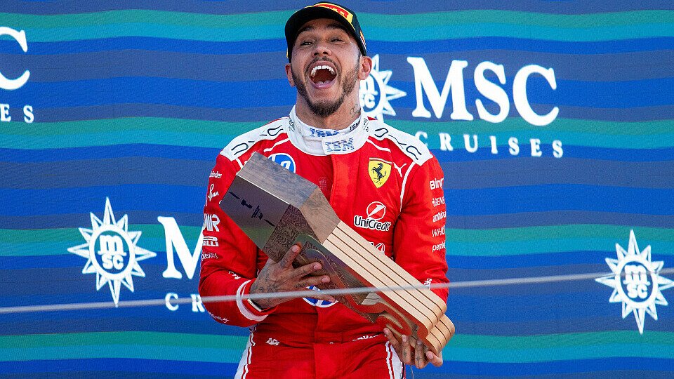 Lewis Hamilton auf dem Podium in Barcelona Lewis Hamilton auf dem Podium in Barcelona