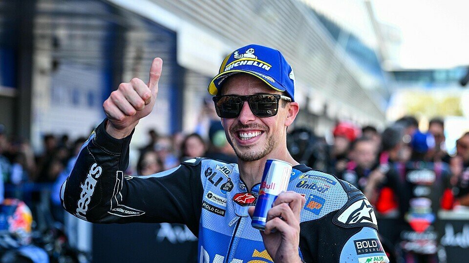 Alex Marquez gibt den Daumen nach oben Alex Marquez gibt den Daumen nach oben