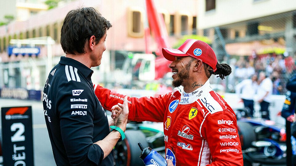 Toto Wolff (Mercedes) und Lewis Hamilton (Ferrari) nach dem Rennen der Formel 1 in Monaco 2026. Toto Wolff (Mercedes) und Lewis Hamilton (Ferrari) nach dem Rennen der Formel 1 in Monaco 2026.