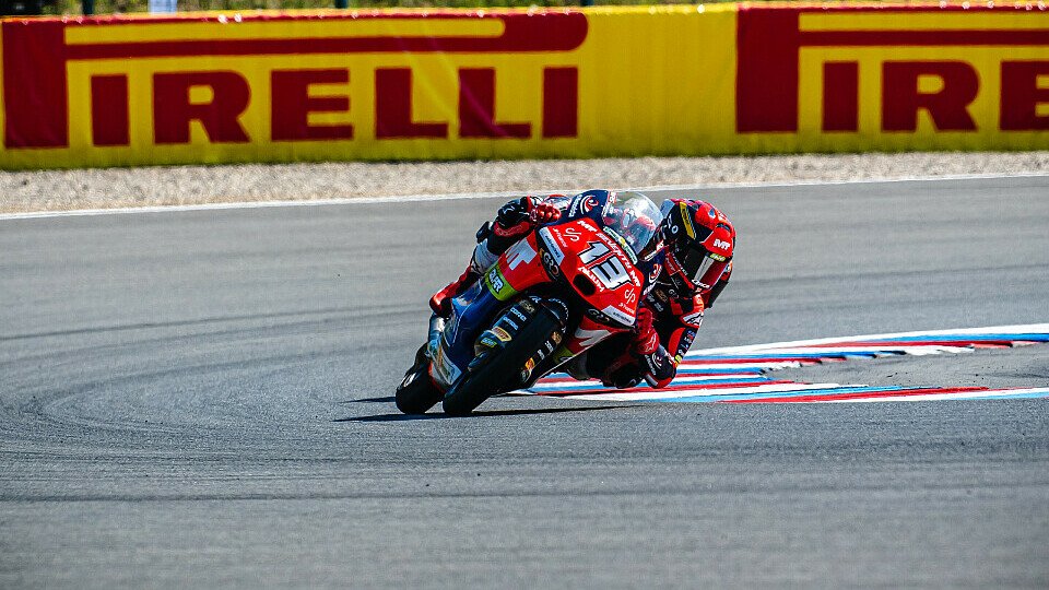 Hakim Danish feiert in Brünn seinen ersten Moto3-Sieg, Foto: Pirelli Hakim Danish feiert in Brünn seinen ersten Moto3-Sieg, Foto: Pirelli