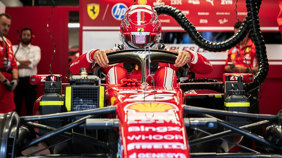 Charles Leclerc nimmt im Cockpit Platz Charles Leclerc nimmt im Cockpit Platz