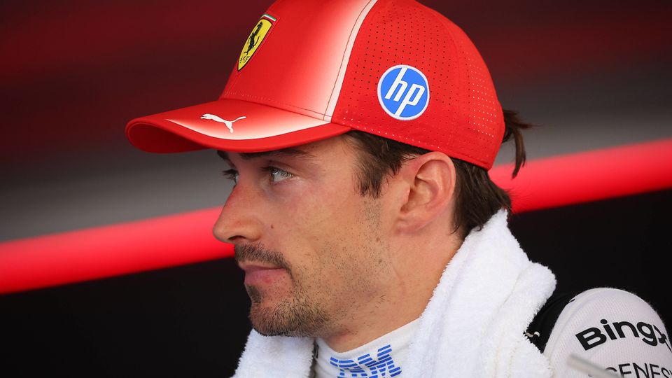 Charles Leclerc gibt Interviews