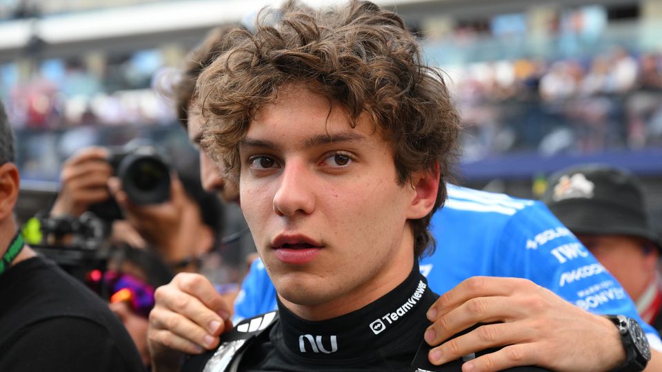 Kimi Antonelli (Mercedes) vor dem Formel-1-Rennen in Silverstone (Großbritannien) 2026 Kimi Antonelli (Mercedes) vor dem Formel-1-Rennen in Silverstone (Großbritannien) 2026