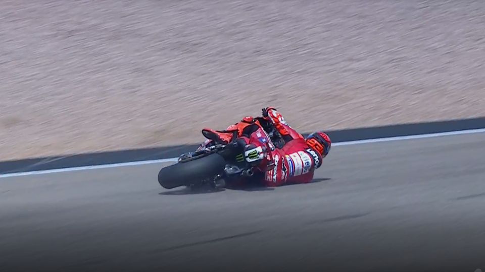 Sturz von Marc Marquez im FP1 am Sachsenring Sturz von Marc Marquez im FP1 am Sachsenring