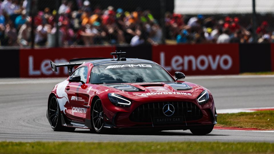 Safety Car auf der Strecke Safety Car auf der Strecke