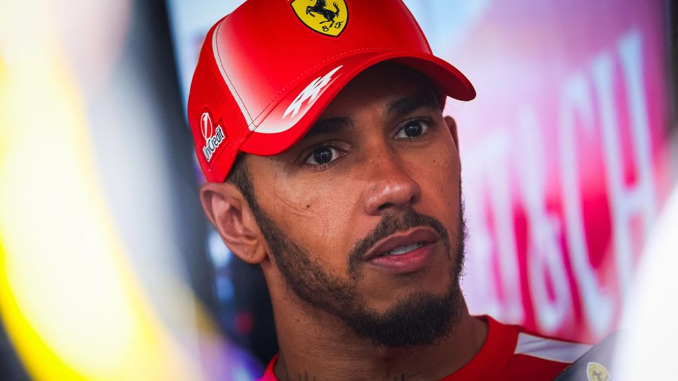 Lewis Hamilton wurde im Grand Prix von Belgien mit einer Fünf-Sekunden-Strafe belegt Lewis Hamilton wurde im Grand Prix von Belgien mit einer Fünf-Sekunden-Strafe belegt