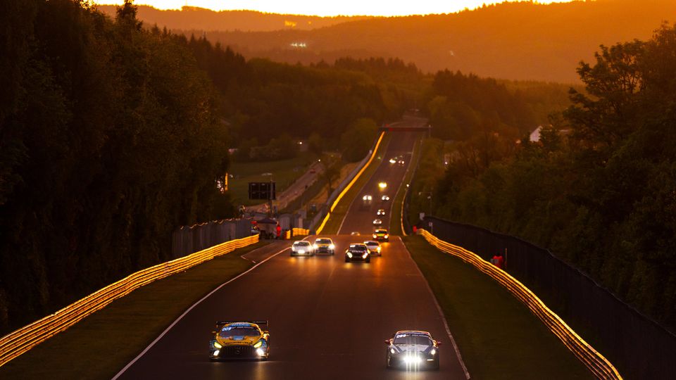 Die Nordschleife beim 24h-Rennen Nürburgring