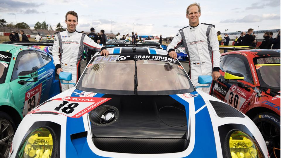 Bernhard und Bergmeister beim 24h-Rennen Nürburgring 