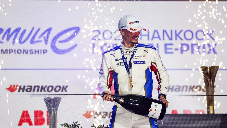 Pascal Wehrlein auf dem Podium bei der Formel E in London Pascal Wehrlein auf dem Podium bei der Formel E in London