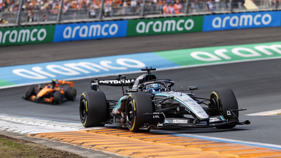 George Russell gewinnt den Sprint in Zandvoort George Russell gewinnt den Sprint in Zandvoort