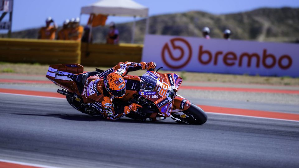 Marc Marquez verhindert Crash beim Qualifying der MotoGP in Aragon.
