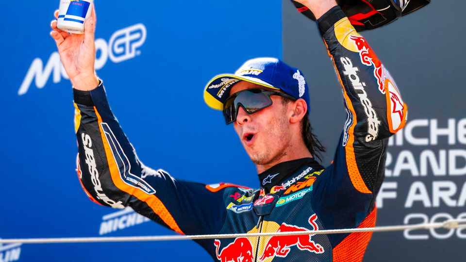 Pedro Acosta auf dem Podium in Aragon