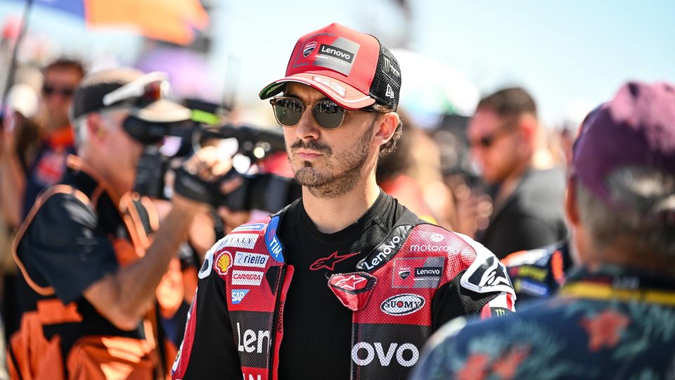 Francesco Bagnaia mit erneut schwachen MotoGP-Wochenende in Aragon. Francesco Bagnaia mit erneut schwachen MotoGP-Wochenende in Aragon.