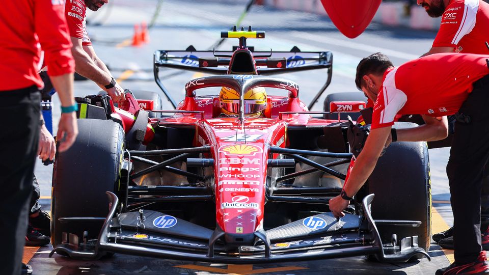 Lewis Hamilton an der Box Lewis Hamilton an der Box