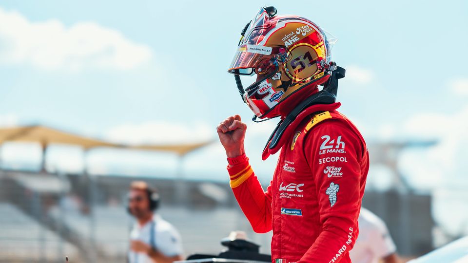 Ferrari-Ass Giovinazzi führt auf halbnasser Strecke, Foto: IMAGO/PsnewZ Ferrari-Ass Giovinazzi führt auf halbnasser Strecke, Foto: IMAGO/PsnewZ