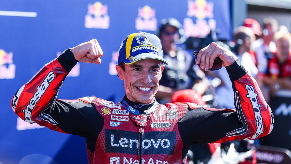 Marc Marquez bejubelt den Sieg in Misano
