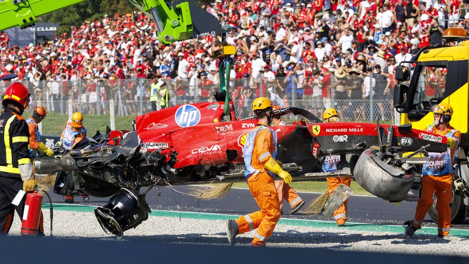 Das Wrack des Ferraris von Charles Leclerc nach seinem Unfall in Monza (Italien) 2026 Das Wrack des Ferraris von Charles Leclerc nach seinem Unfall in Monza (Italien) 2026