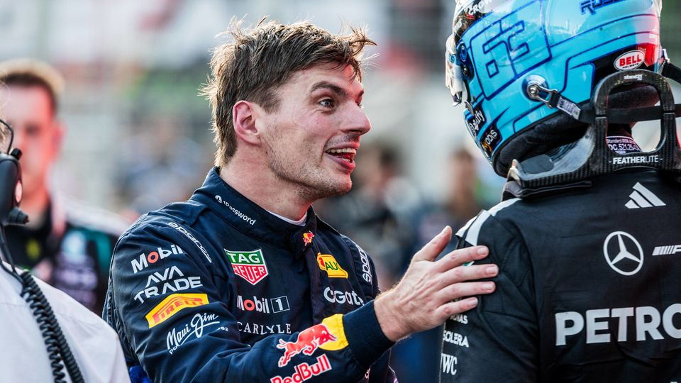 Max Verstappen spricht mit George Russell Max Verstappen spricht mit George Russell