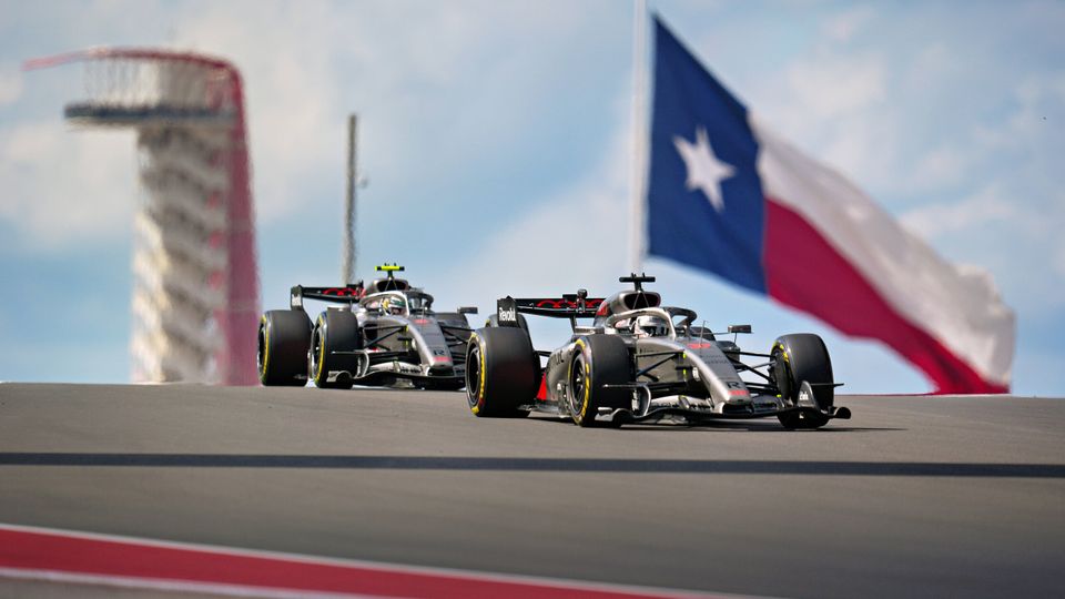 Die Audis von Gabriel Bortoleto und Nico Hülkenberg in Austin Die Audis von Gabriel Bortoleto und Nico Hülkenberg in Austin