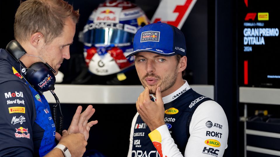 Max Verstappen mit Renningenieur Tom Hart